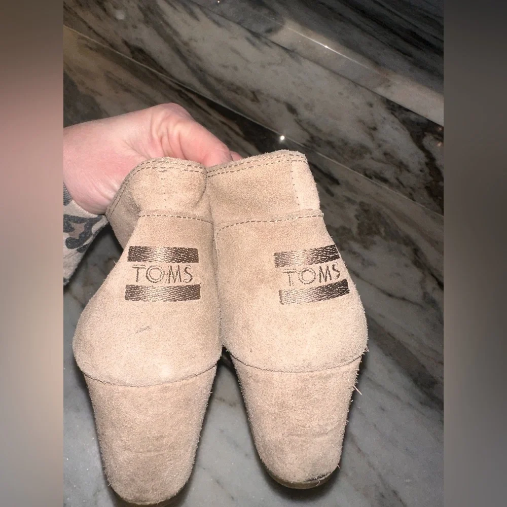 Toms Size 9 Women's Suede Wedge Lace Up Ankle Boots - Taupe‎